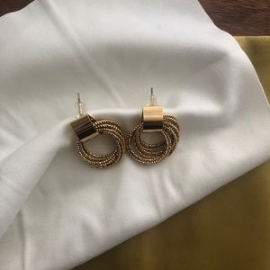 Small hoops earrings